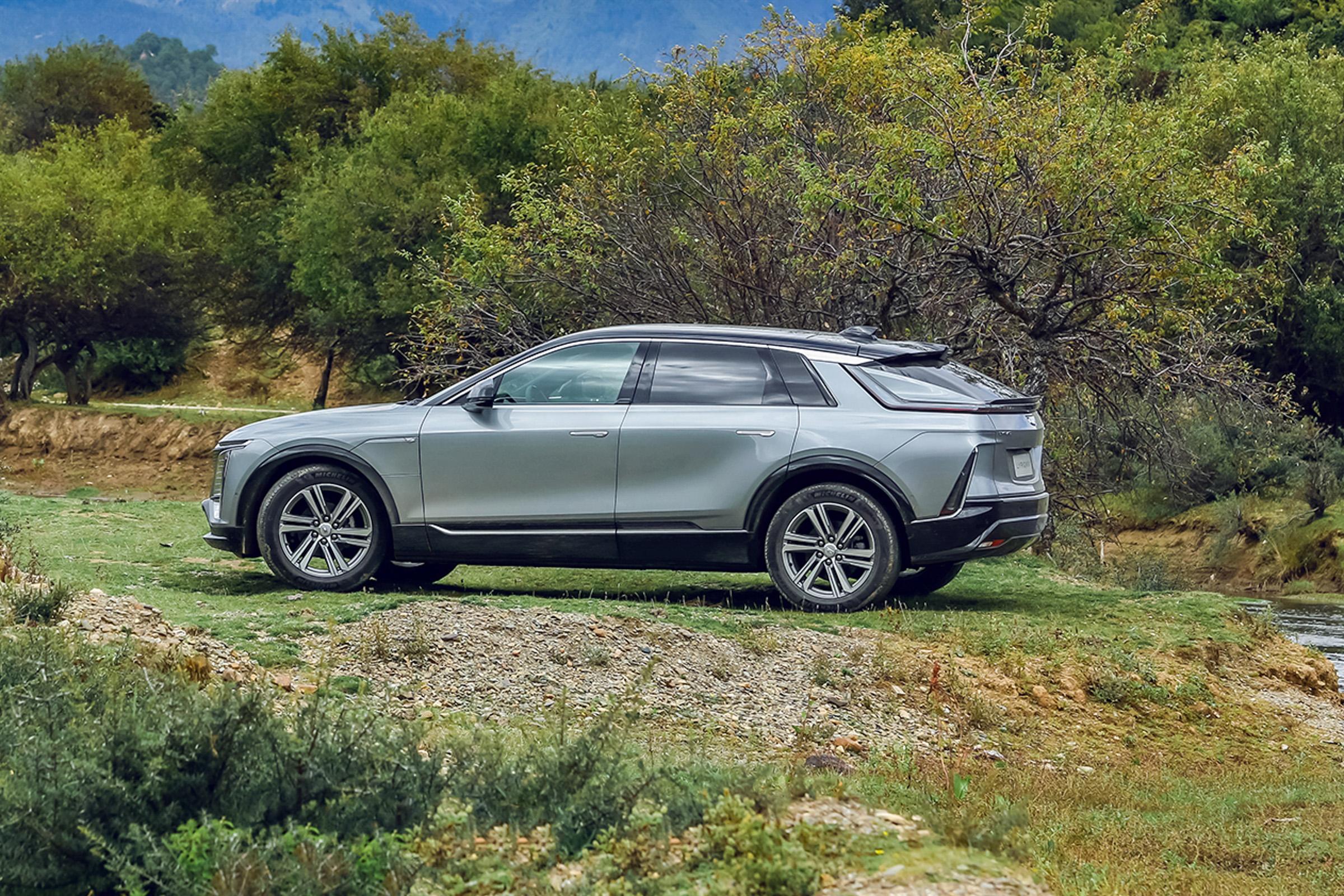 Cadillac LYRIQ